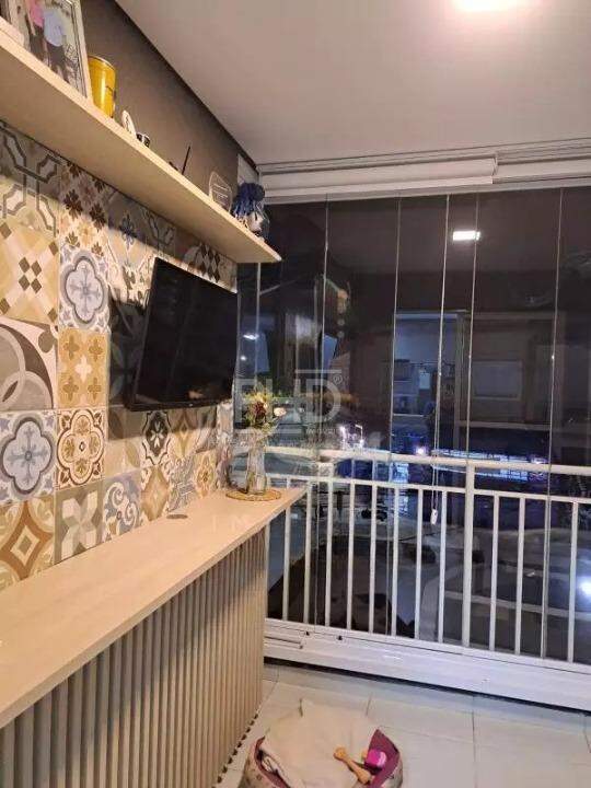 Apartamento à venda com 2 quartos, 75m² - Foto 1