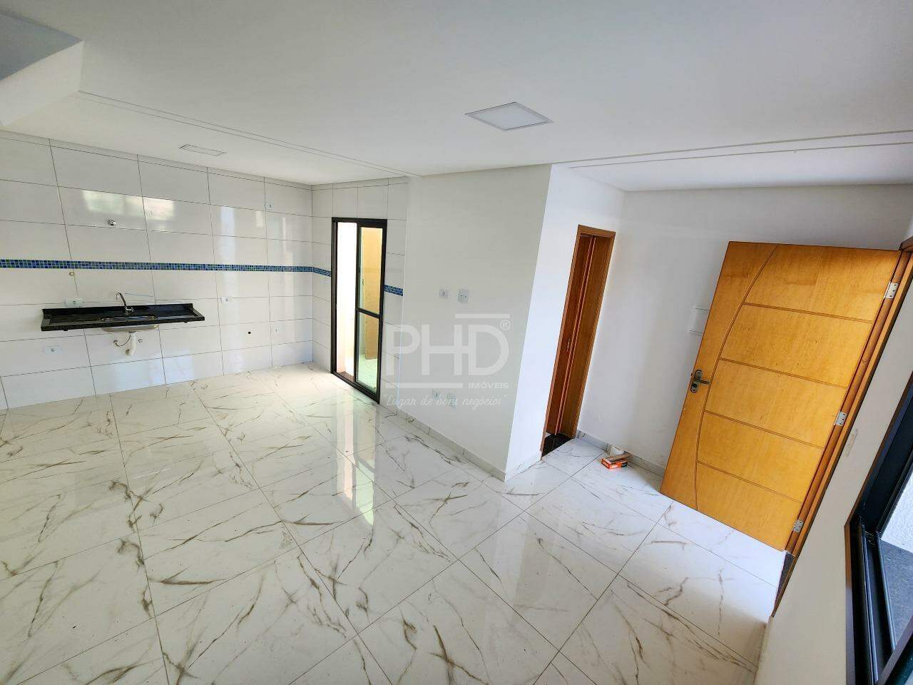 Sobrado à venda com 2 quartos, 76m² - Foto 1