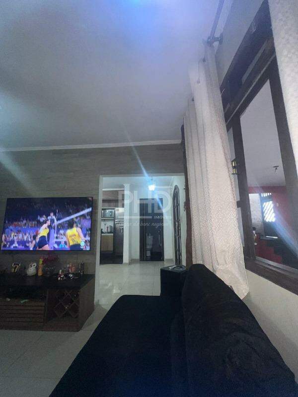 Sobrado à venda com 4 quartos, 200m² - Foto 3