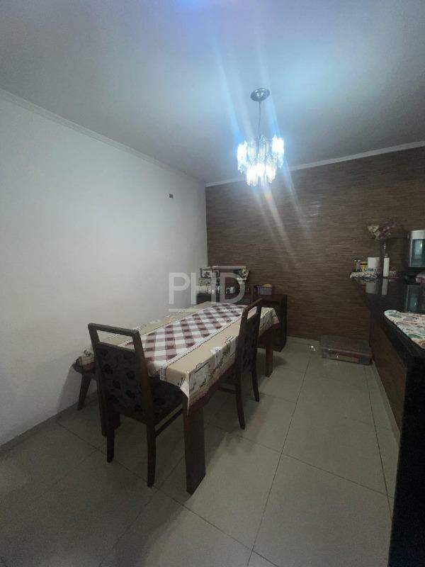 Sobrado à venda com 4 quartos, 200m² - Foto 4