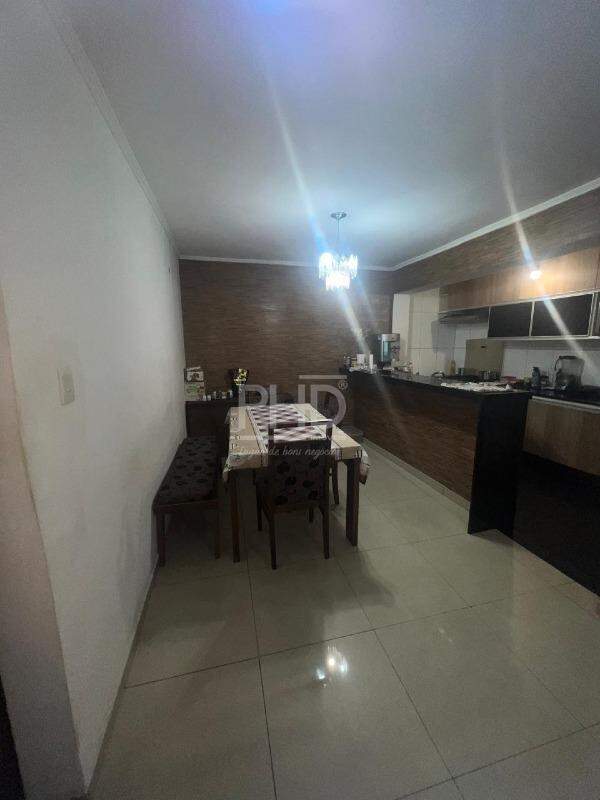 Sobrado à venda com 4 quartos, 200m² - Foto 5