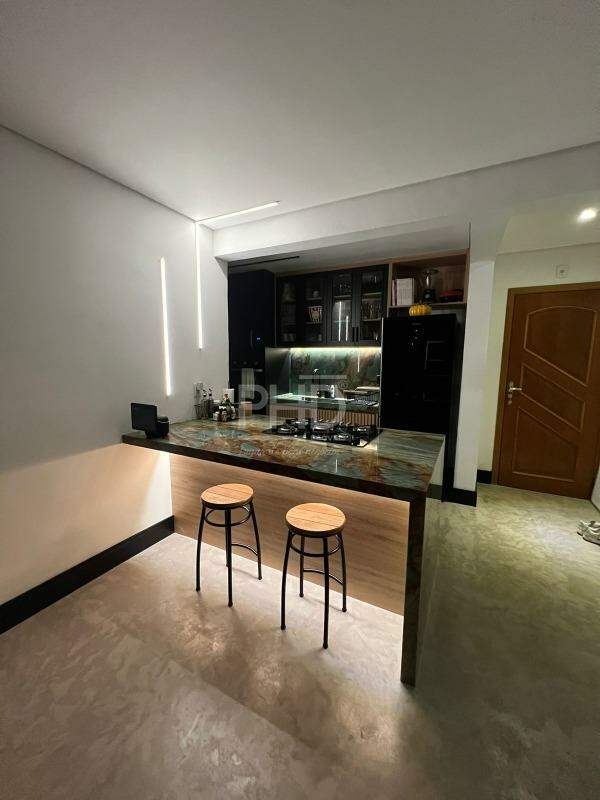 Apartamento à venda com 2 quartos, 128m² - Foto 3