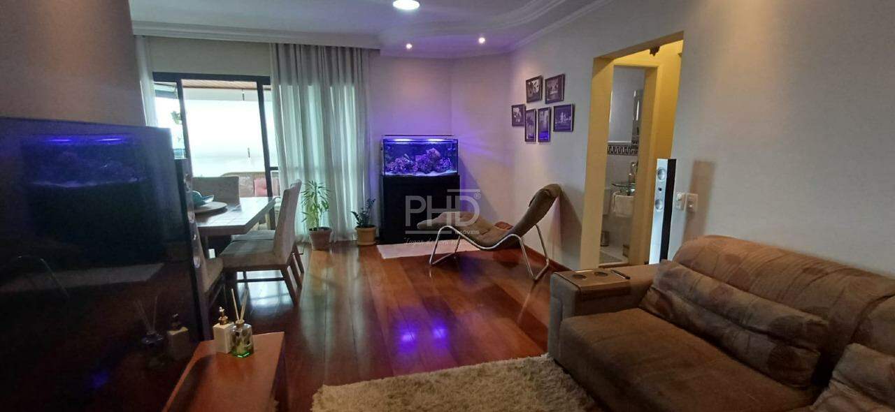 Apartamento à venda com 4 quartos, 180m² - Foto 2