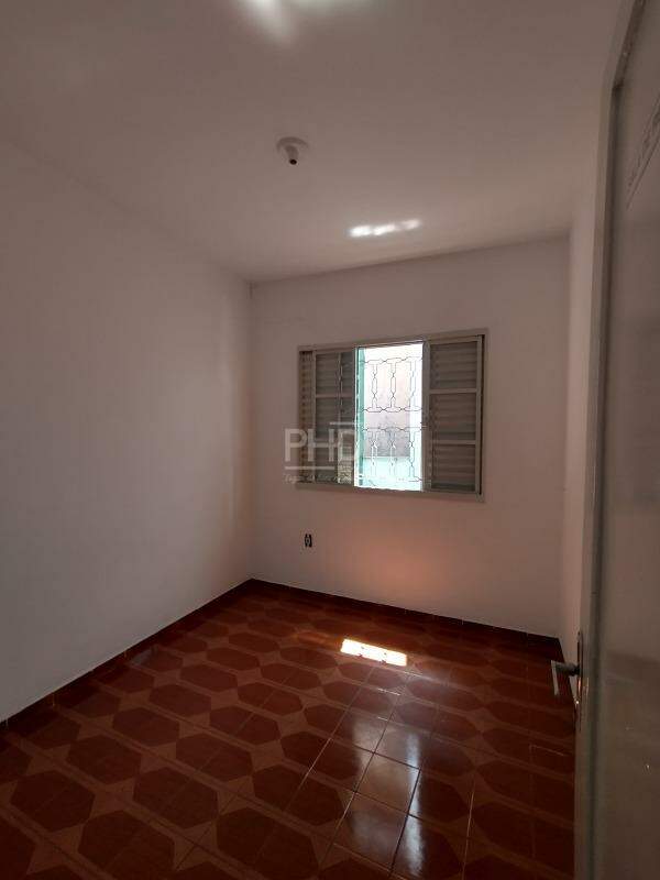 Casa para alugar com 3 quartos, 154m² - Foto 2