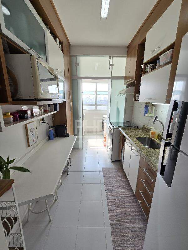 Apartamento à venda com 3 quartos, 68m² - Foto 8