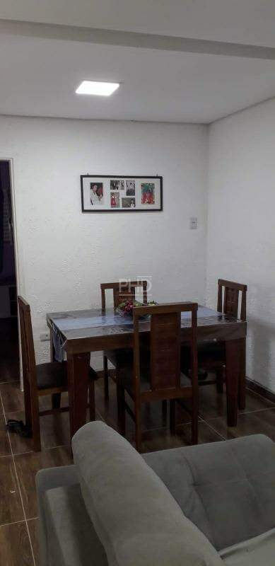 Casa à venda com 2 quartos, 140m² - Foto 2