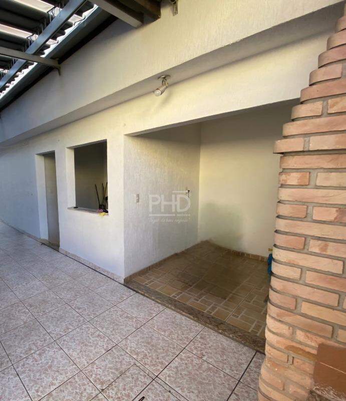 Casa para alugar com 5 quartos, 360m² - Foto 18