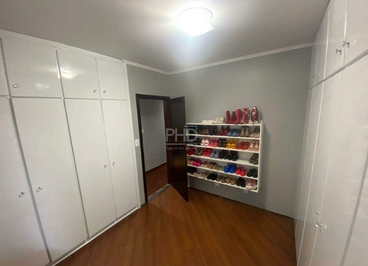 Casa para alugar com 5 quartos, 360m² - Foto 11