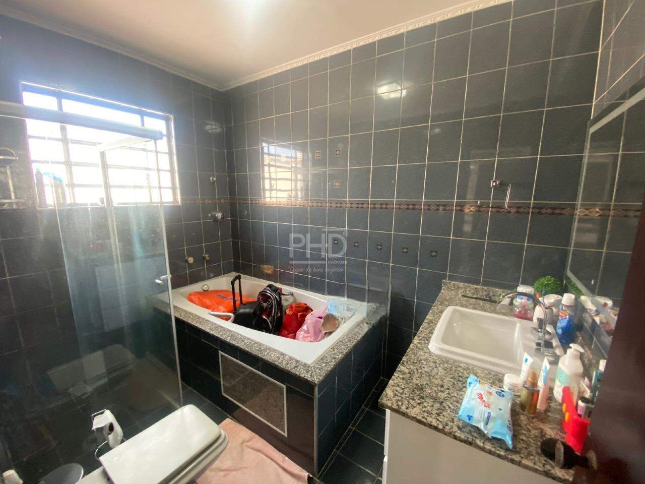 Casa para alugar com 5 quartos, 360m² - Foto 16