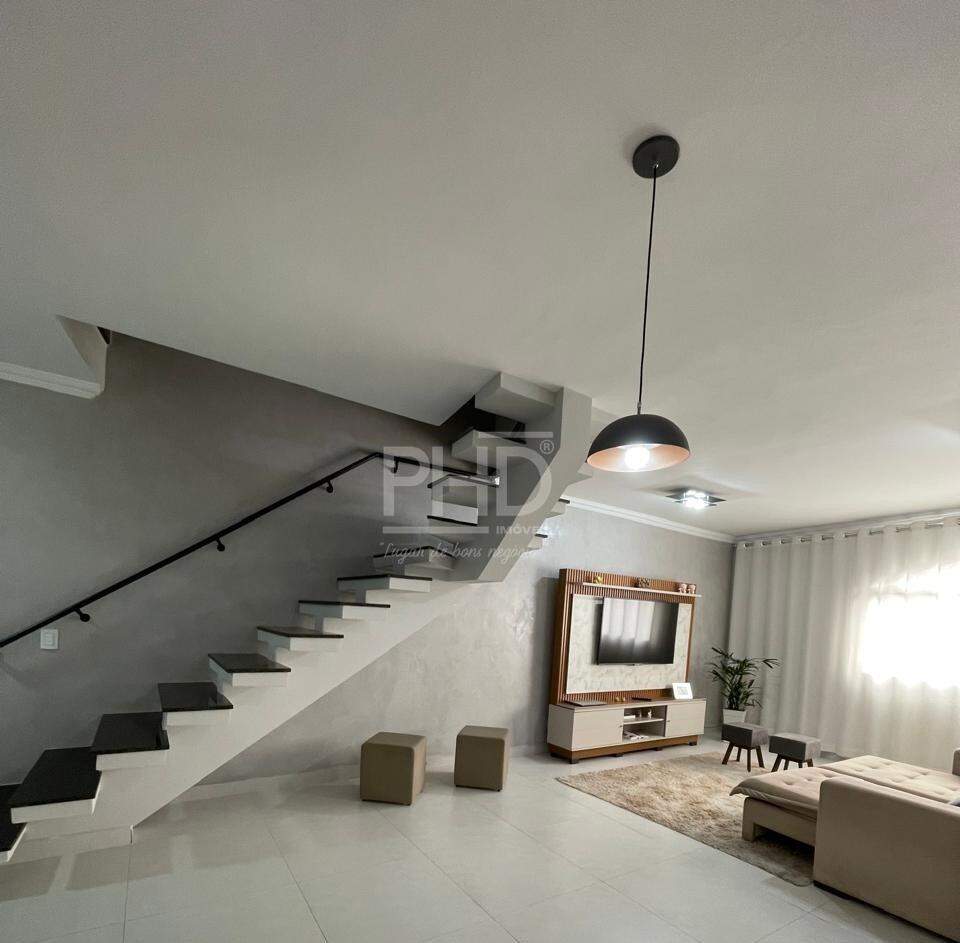 Sobrado à venda com 3 quartos, 263m² - Foto 2