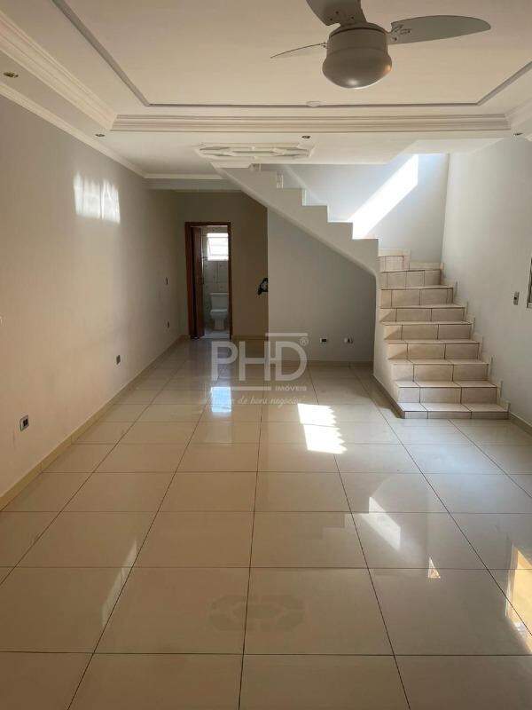 Sobrado, 3 quartos, 220 m² - Foto 1