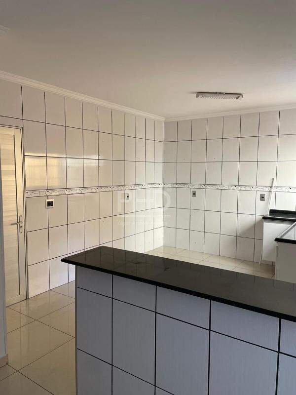 Sobrado, 3 quartos, 220 m² - Foto 2