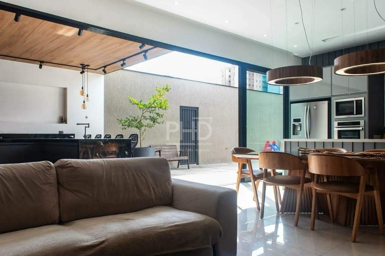 Casa à venda com 3 quartos, 200m² - Foto 2