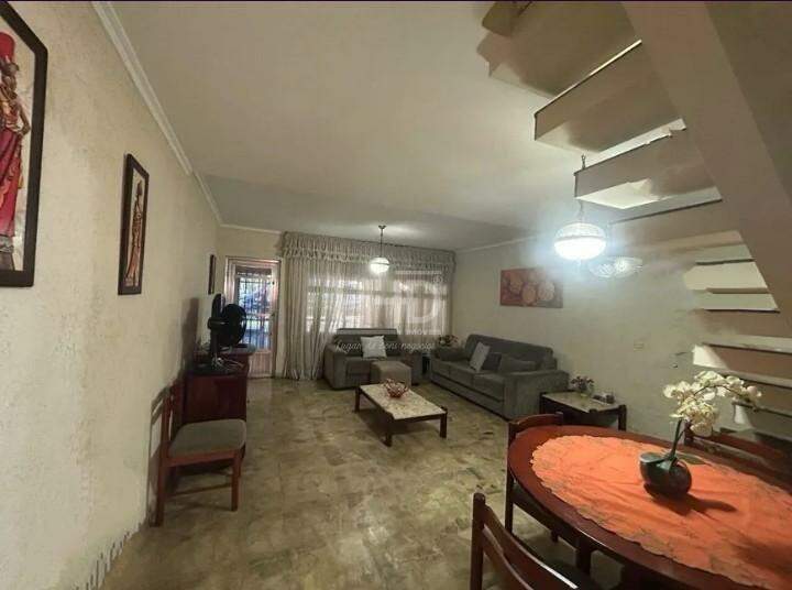 Sobrado à venda com 2 quartos, 180m² - Foto 2