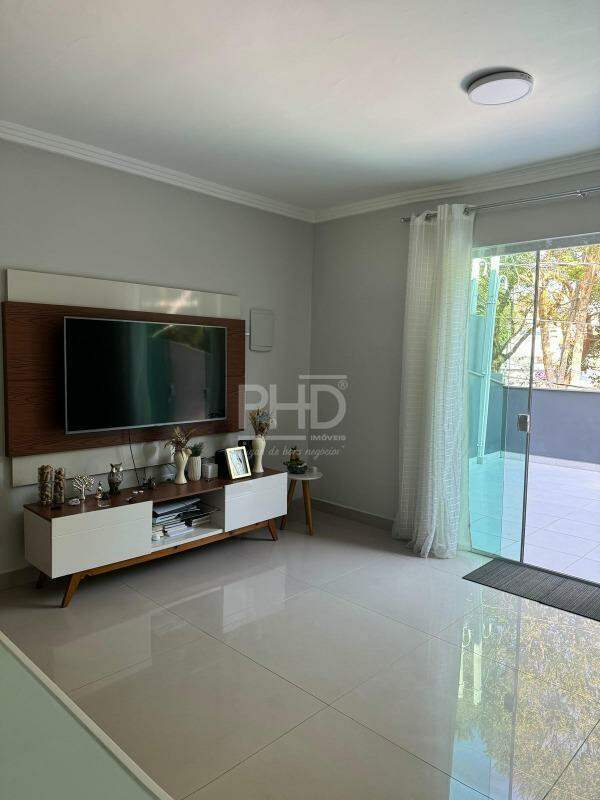 Sobrado à venda com 3 quartos, 200m² - Foto 1