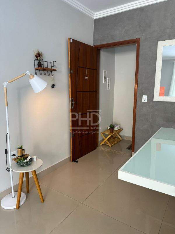 Sobrado à venda com 3 quartos, 200m² - Foto 4