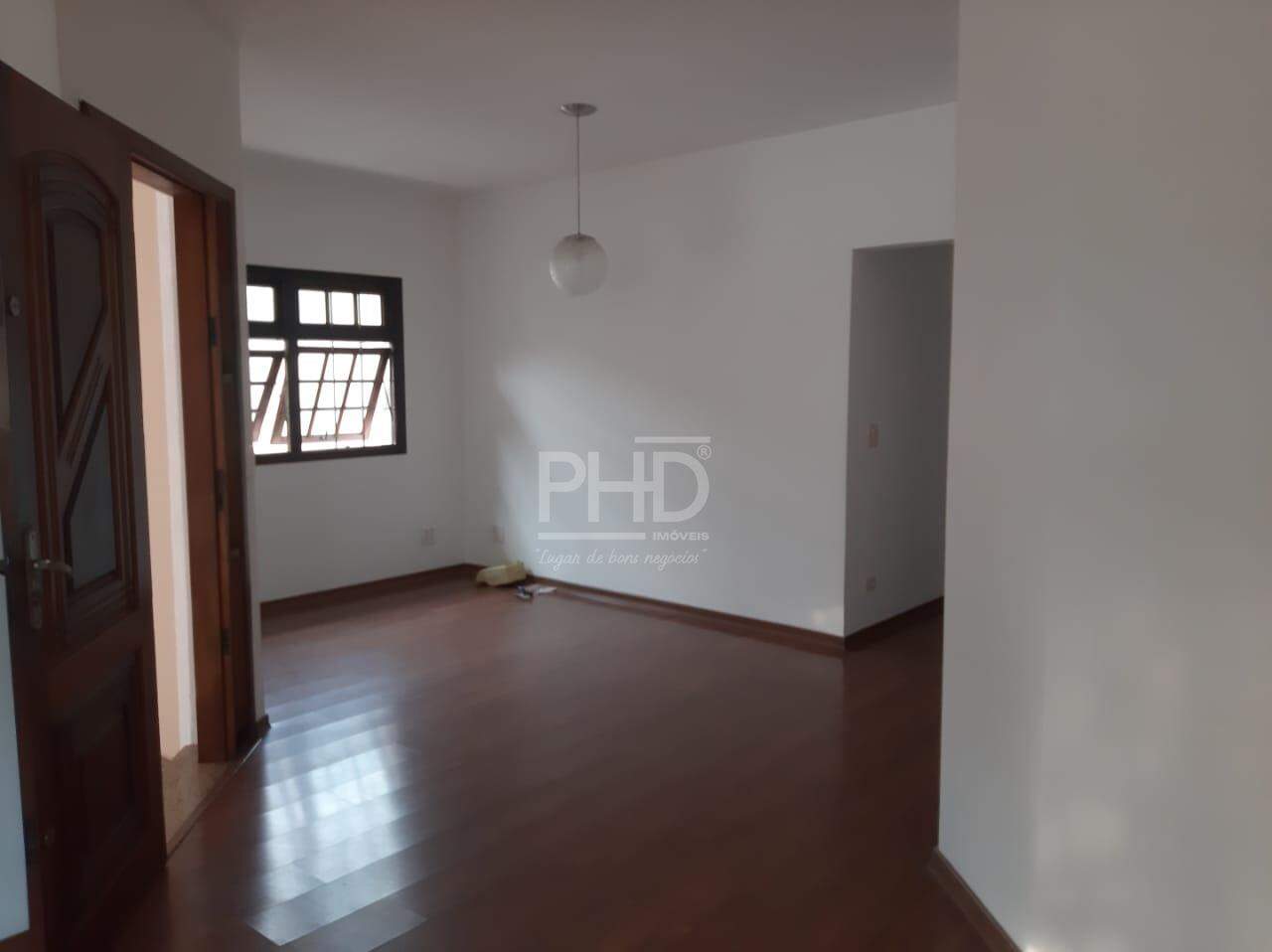 Casa à venda com 3 quartos, 220m² - Foto 3