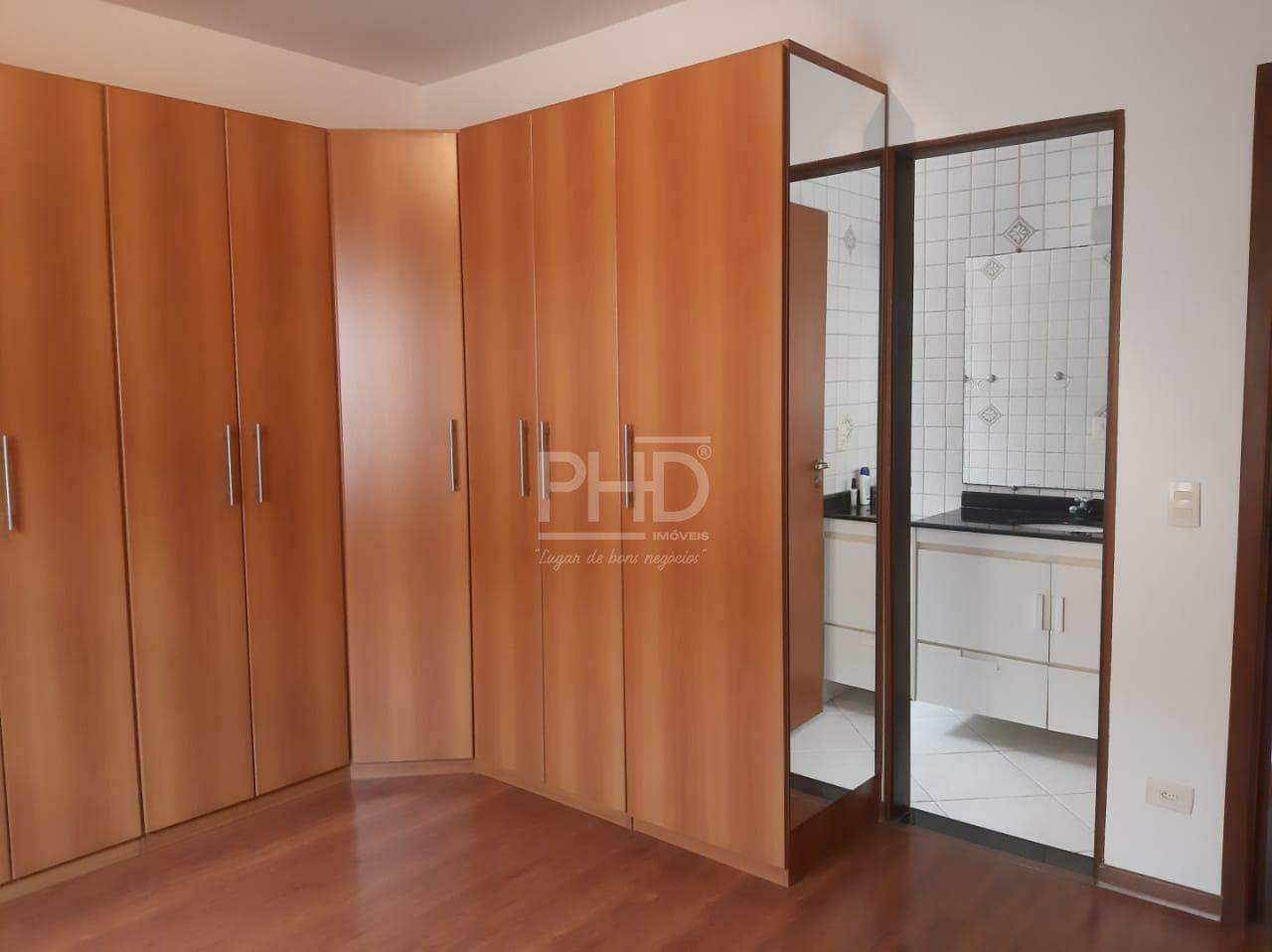 Casa à venda com 3 quartos, 220m² - Foto 10