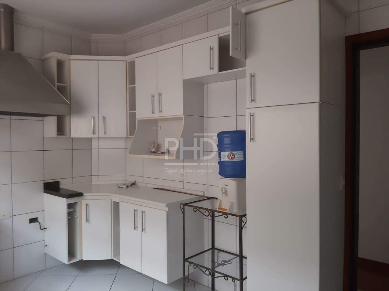 Casa à venda com 3 quartos, 220m² - Foto 5