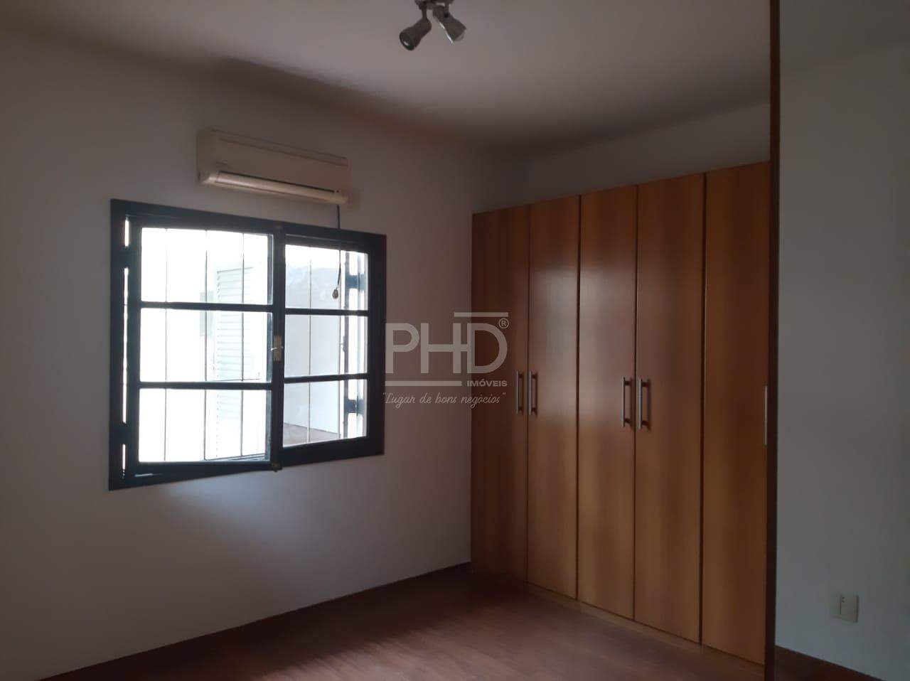 Casa à venda com 3 quartos, 220m² - Foto 12