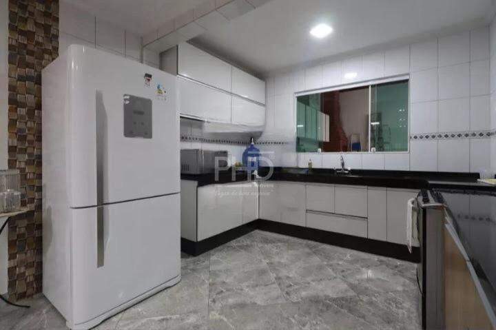 Sobrado à venda com 3 quartos, 250m² - Foto 4