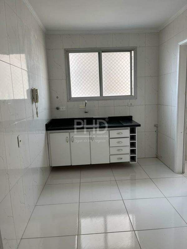 Apartamento à venda com 2 quartos, 68m² - Foto 4