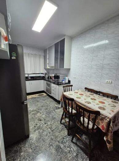 Sobrado à venda com 3 quartos, 228m² - Foto 4