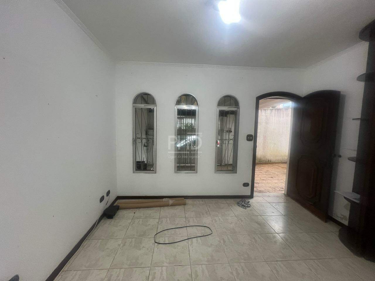 Sobrado à venda com 3 quartos, 188m² - Foto 2