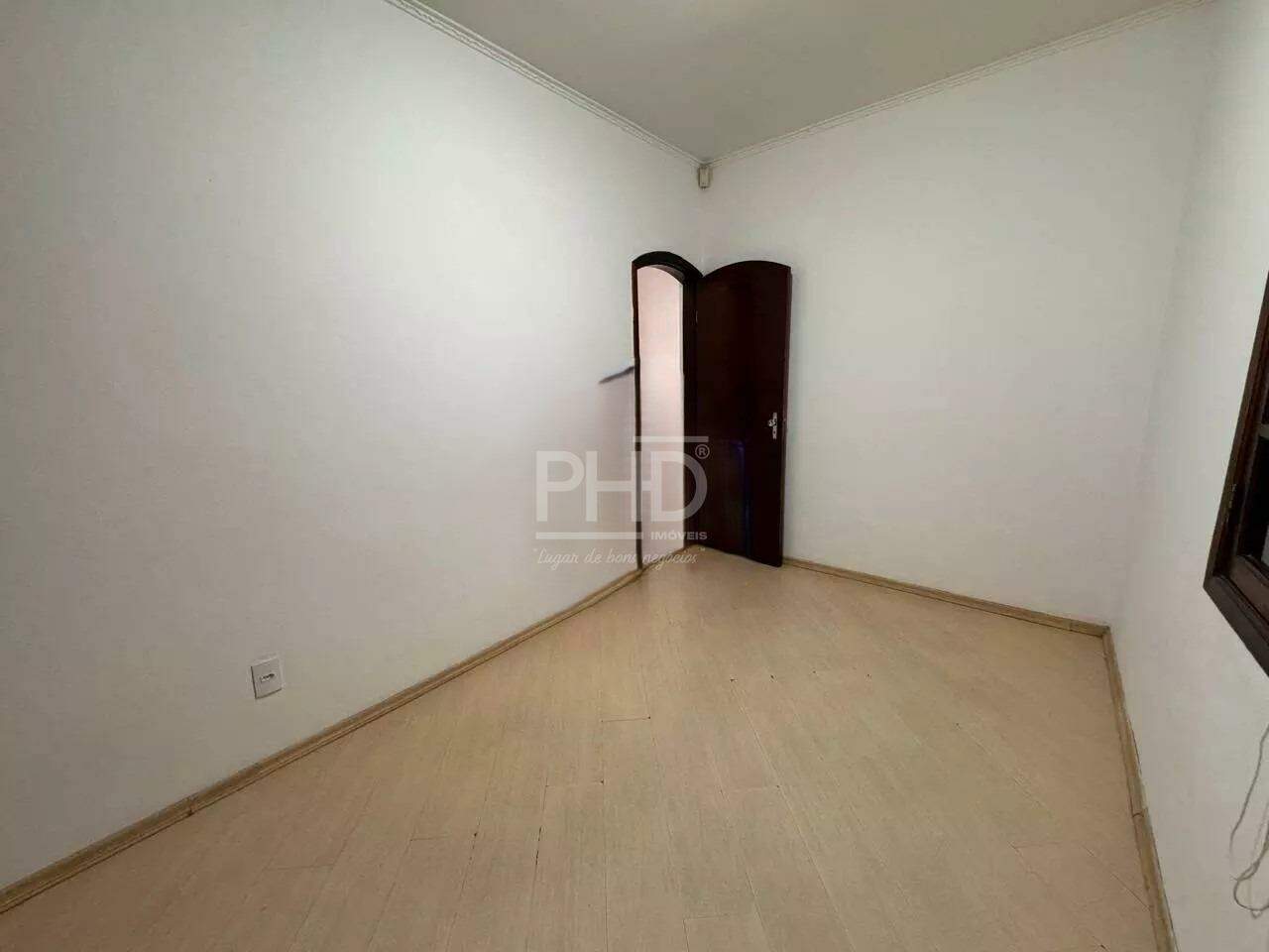 Casa para alugar com 3 quartos, 171m² - Foto 3