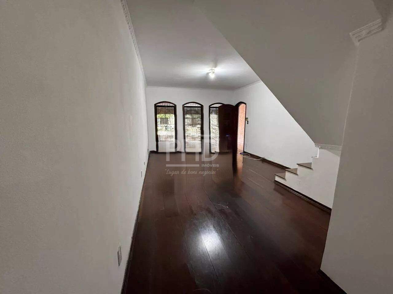 Casa para alugar com 3 quartos, 171m² - Foto 2