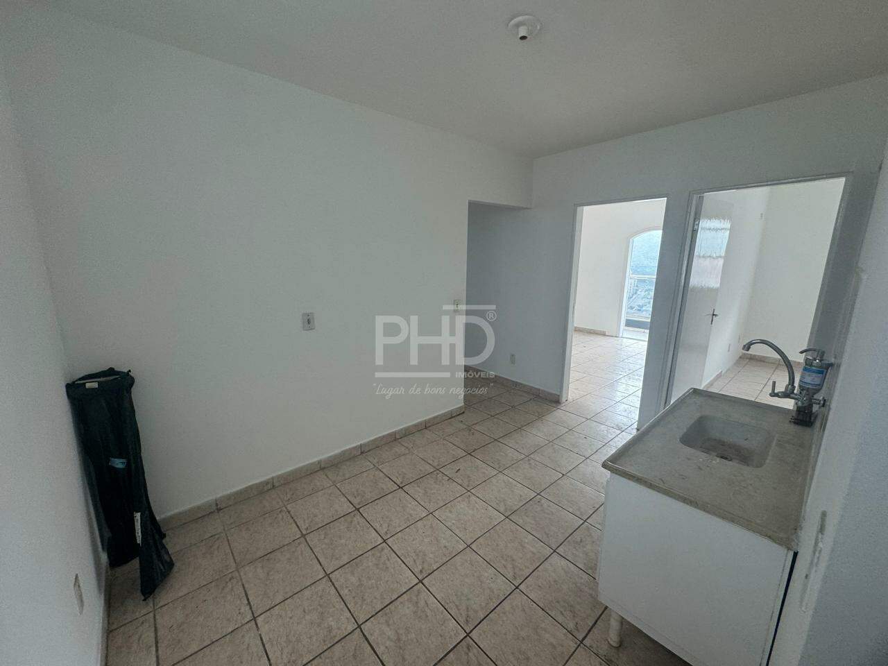 Apartamento para alugar com 2 quartos, 70m² - Foto 3