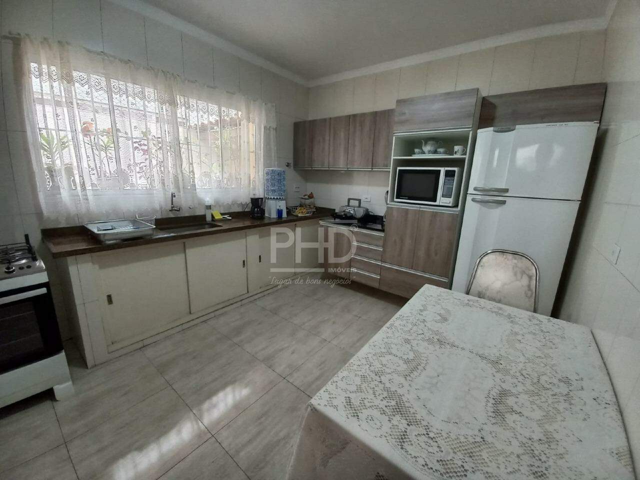 Casa à venda com 3 quartos, 160m² - Foto 4