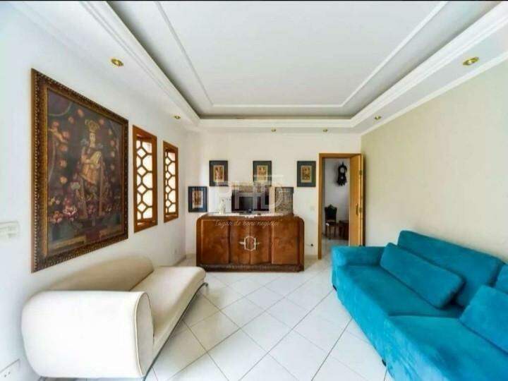 Casa à venda com 7 quartos, 360m² - Foto 2