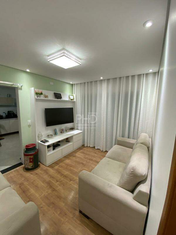 Casa à venda com 3 quartos, 120m² - Foto 1