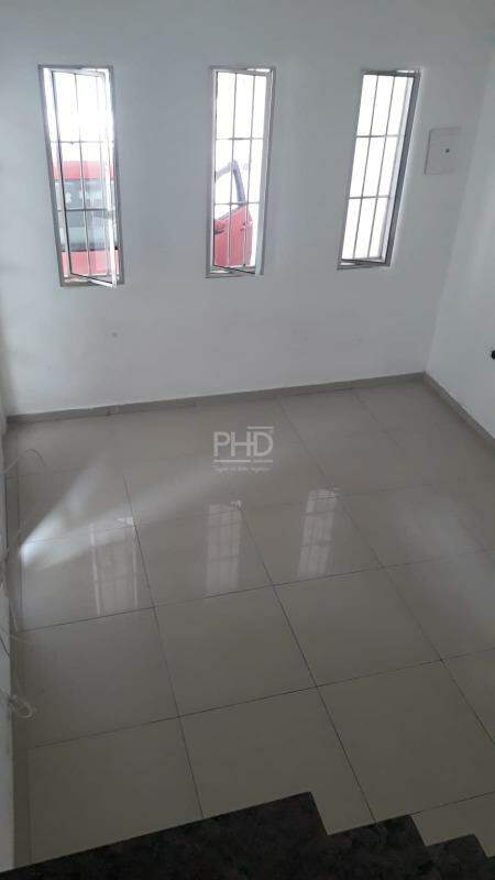 Sobrado à venda com 3 quartos, 250m² - Foto 2