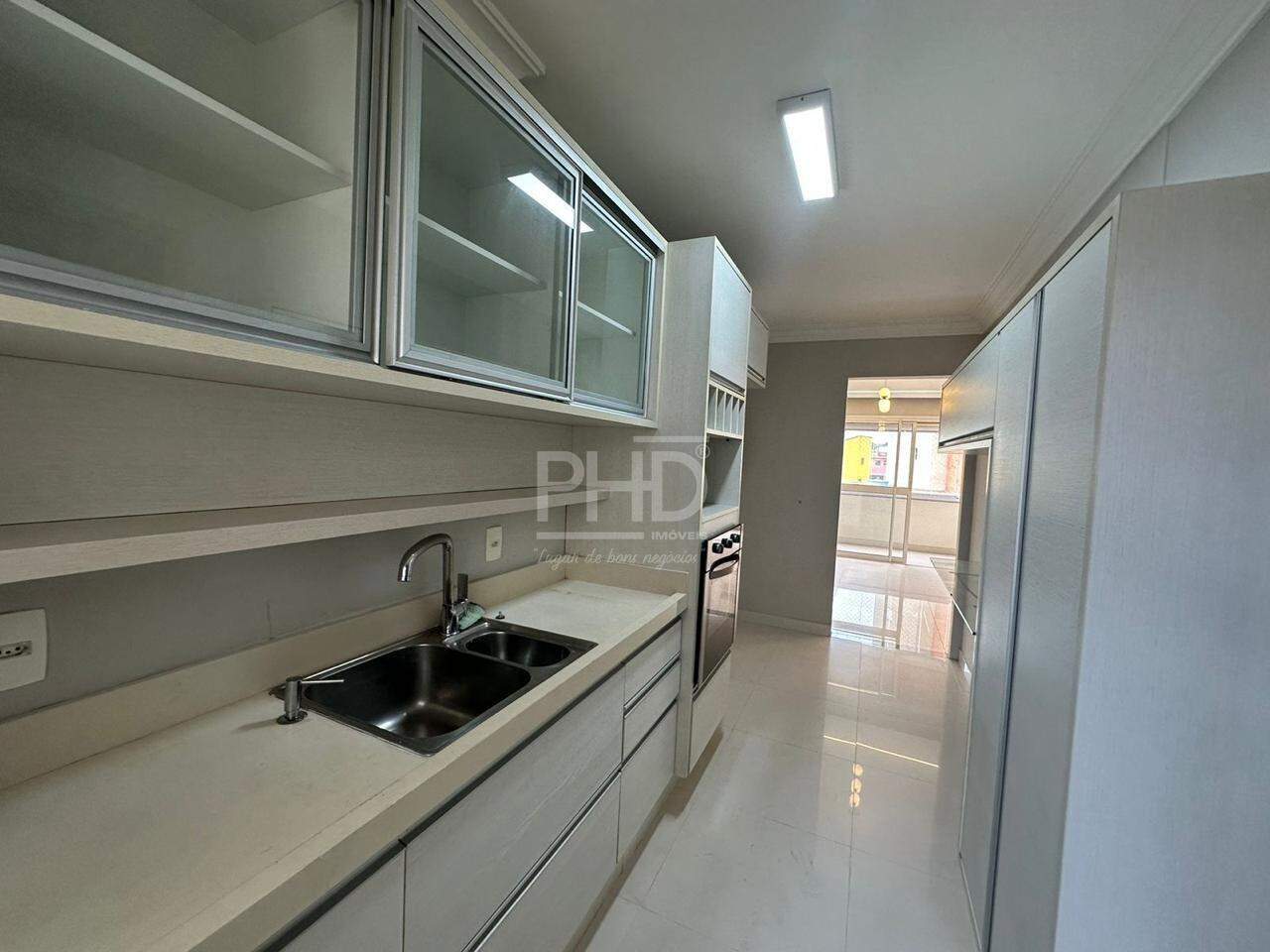 Apartamento à venda com 3 quartos, 111m² - Foto 11