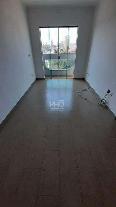 Apartamento para alugar com 2 quartos, 70m² - Foto 3