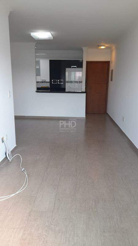 Apartamento para alugar com 2 quartos, 70m² - Foto 13