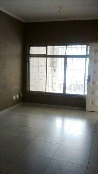 Casa à venda com 3 quartos, 168m² - Foto 2