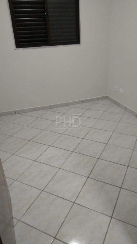 Casa para alugar com 3 quartos, 90m² - Foto 11