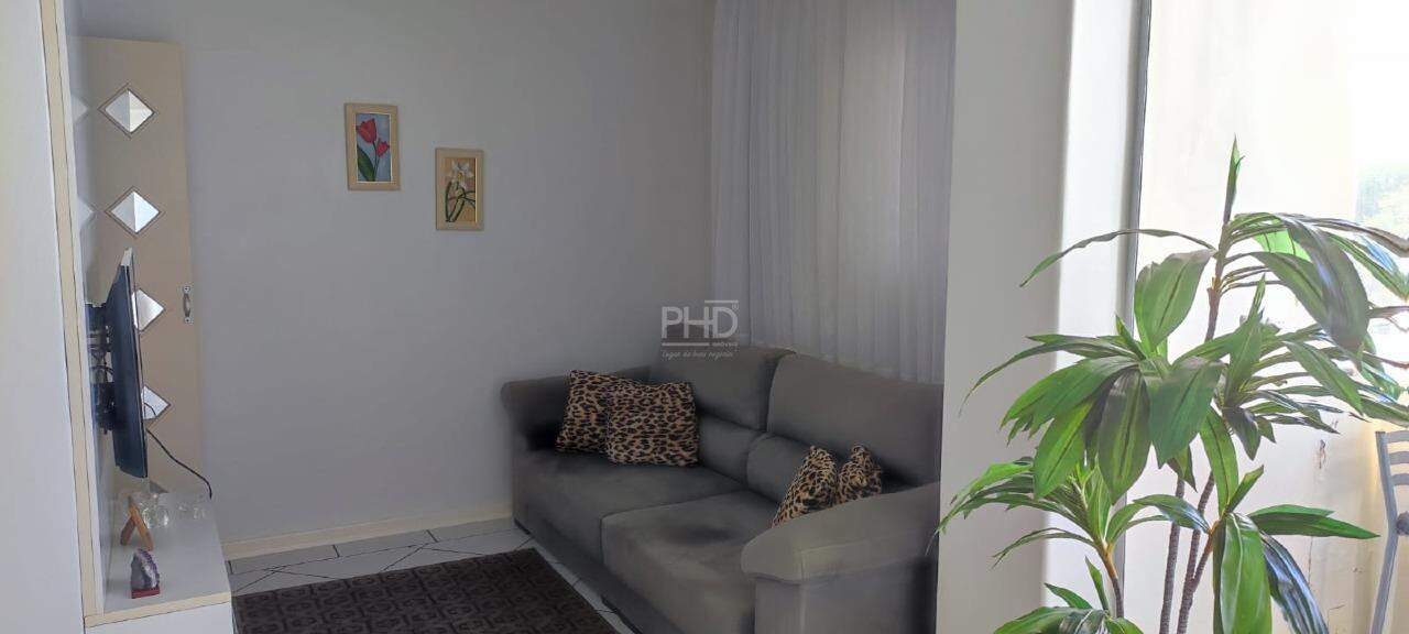 Apartamento à venda com 2 quartos, 70m² - Foto 3