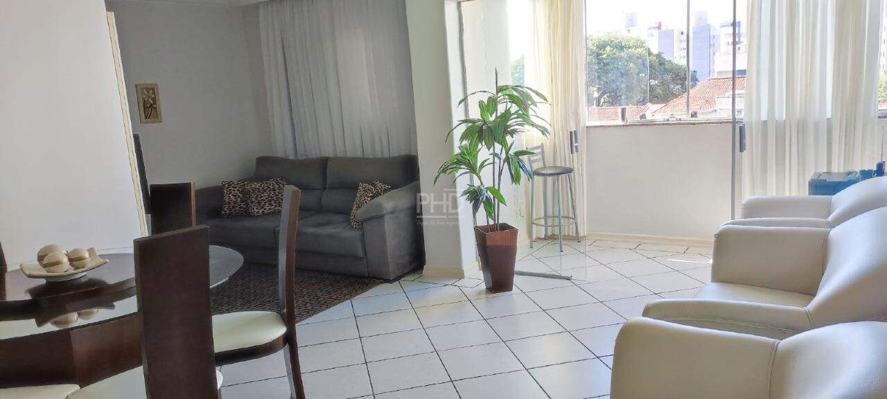 Apartamento à venda com 2 quartos, 70m² - Foto 1