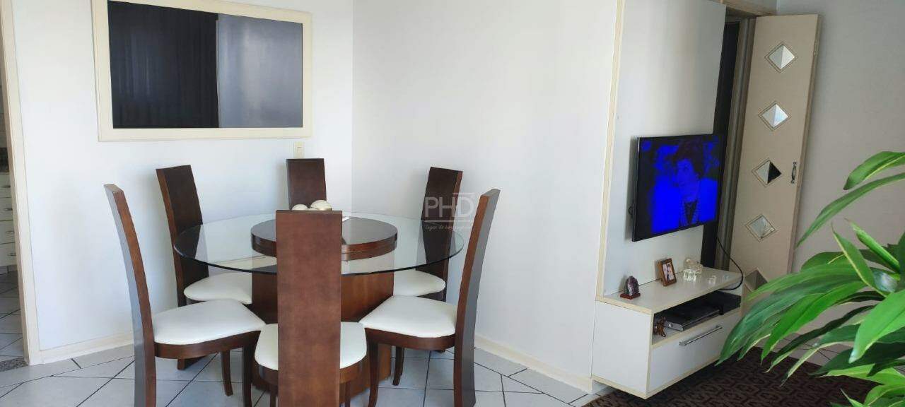 Apartamento à venda com 2 quartos, 70m² - Foto 5