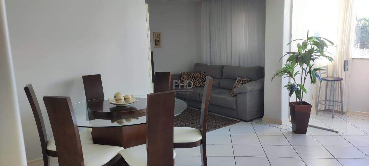 Apartamento à venda com 2 quartos, 70m² - Foto 4