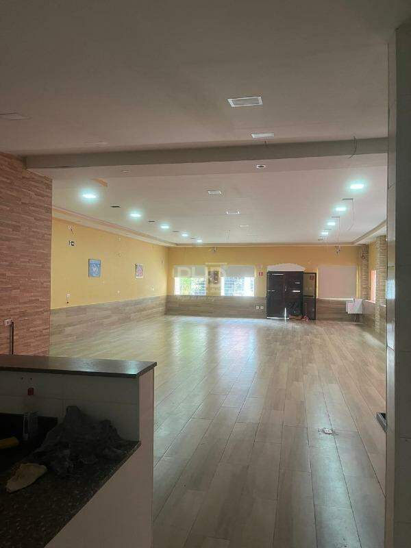 Loja-Salão para alugar, 250m² - Foto 1