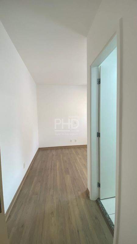 Apartamento para alugar com 2 quartos, 65m² - Foto 11