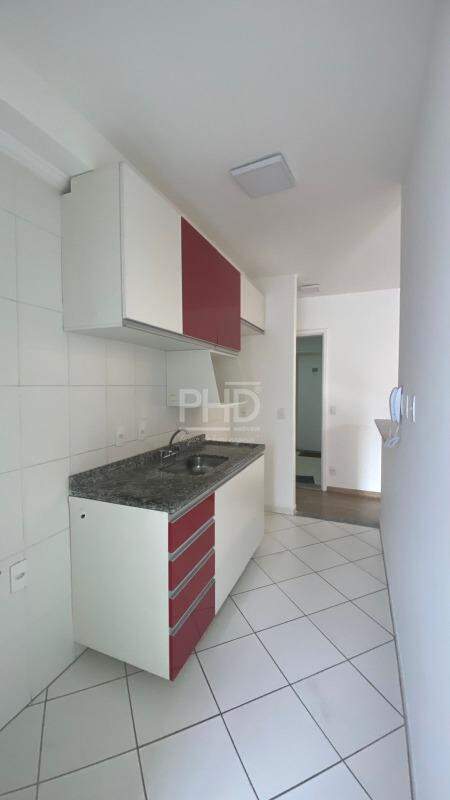 Apartamento para alugar com 2 quartos, 65m² - Foto 13