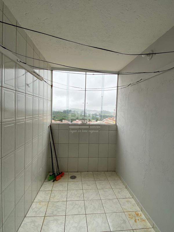 Casa para alugar com 2 quartos, 70m² - Foto 11