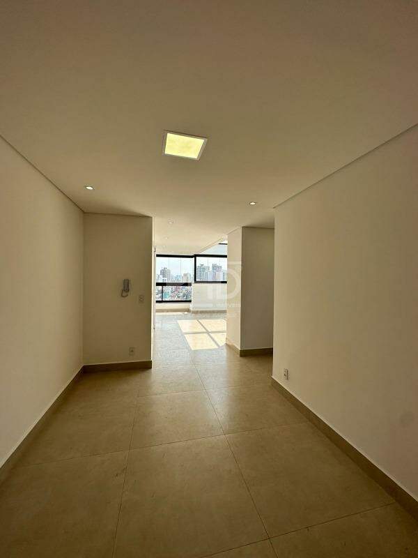 Apartamento à venda com 3 quartos, 120m² - Foto 2