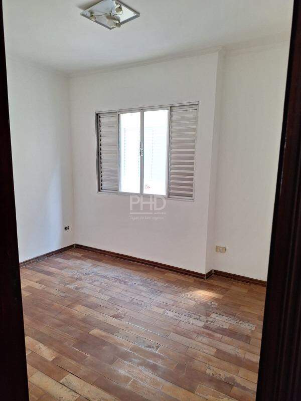 Casa para alugar com 4 quartos, 216m² - Foto 5